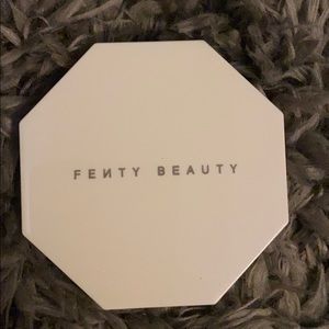 New fenty beauty killawatt trophy wife highlighter